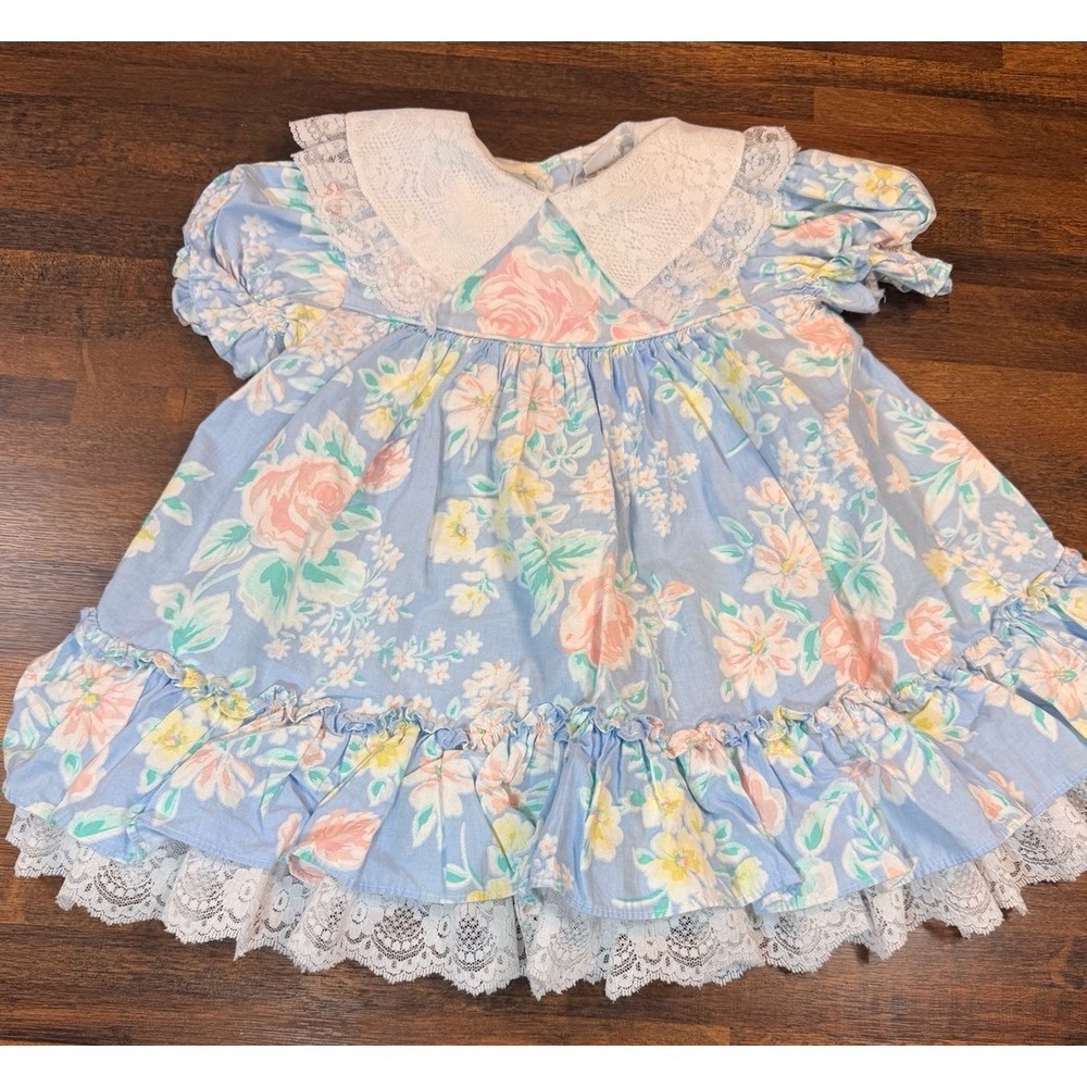 Vintage Bryan 90s girls floral lace dress size 3T. Fancy and fun